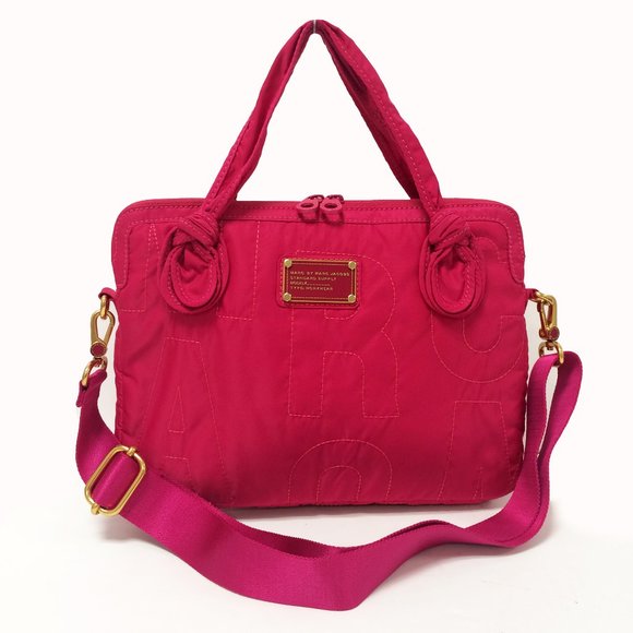 Marc by Marc Jacobs Pretty Pink  Commuter Laptop Case - Picture 1 of 10